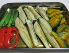彩り野菜の揚げ浸し　調理④