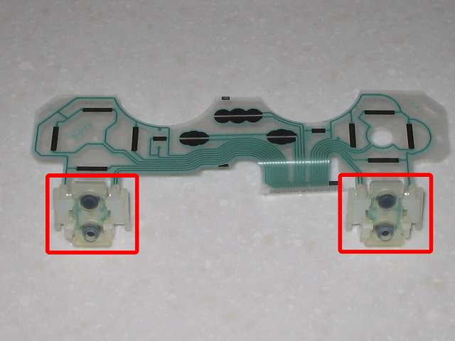 DS3 Dualshock3 デュアルショック3 Wireless Controller Black CECHZC2J A1 組み立て作業、フレキシブル基板に L・R ボタンのラバーパッドを向きを間違えないようにして取り付け