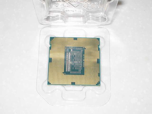 Intel Core i5 3570 CPU裏面