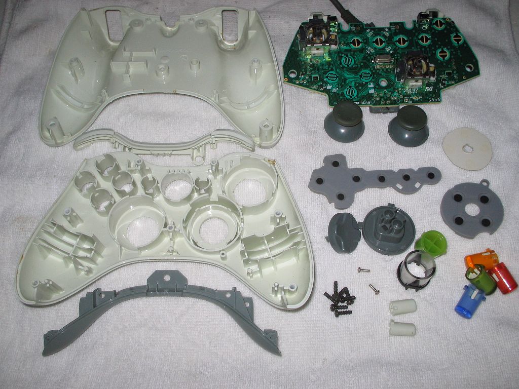 Xbox 360 コントローラー ホワイト のメンテナンスと十字キー改造のため分解してみました Awgs Foundry