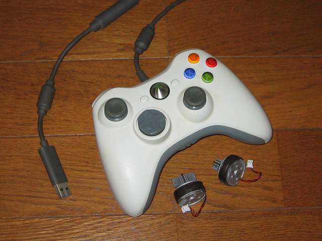 長年愛用していた Xbox 360 有線コントローラー（ホワイト）