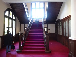 公爵邸大階段