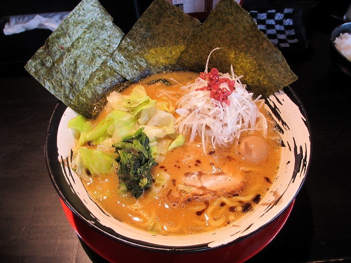 麺ﾏｯﾁｮ新大　横浜野菜のせmen